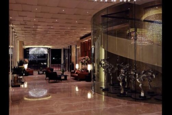 重庆美女的日常小秘密：轻松按摩身体